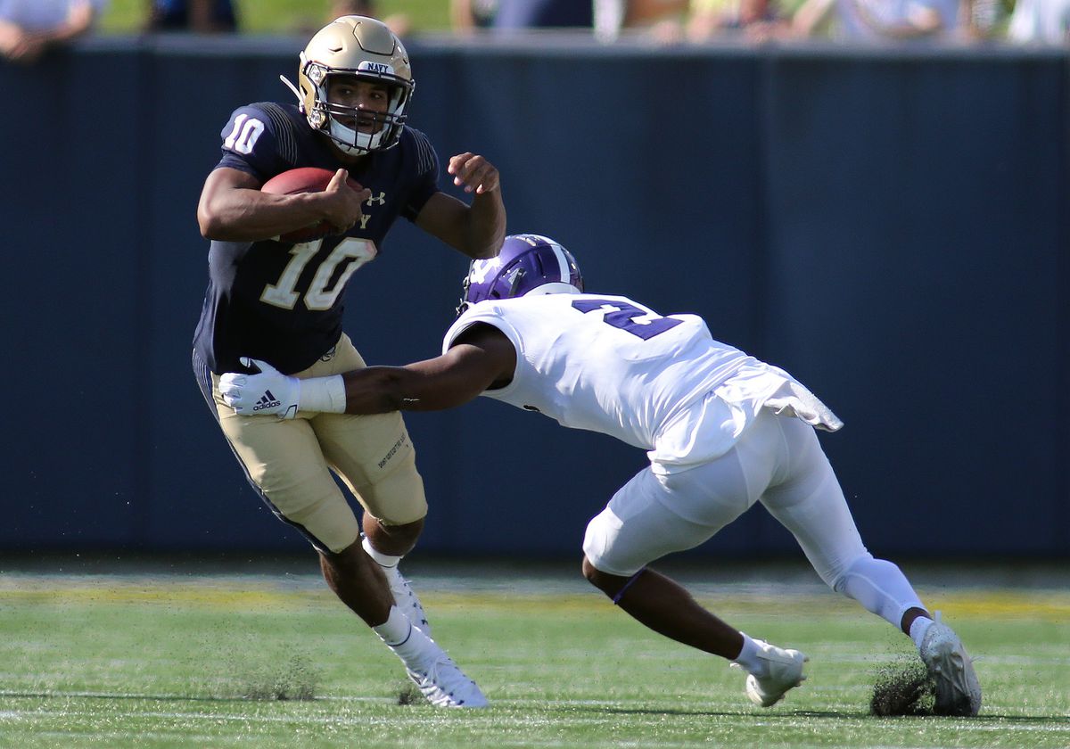 COLLEGE FOOTBALL: AUG 31 Holy Cross at Navy