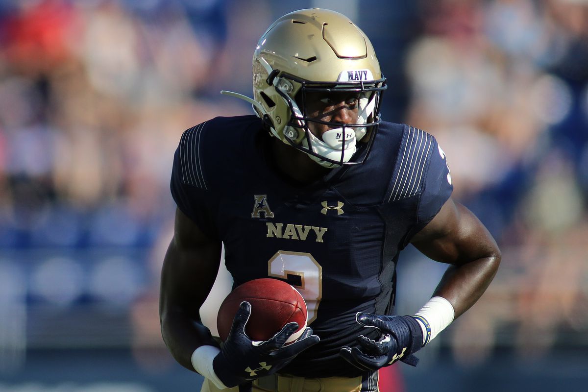 COLLEGE FOOTBALL: AUG 31 Holy Cross at Navy